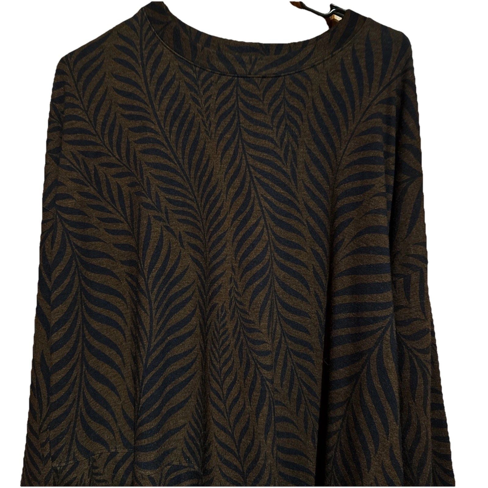Nally & Millie Crew Neck Flowy Top Tiger Animal Print Size L/Xl Lightweight
